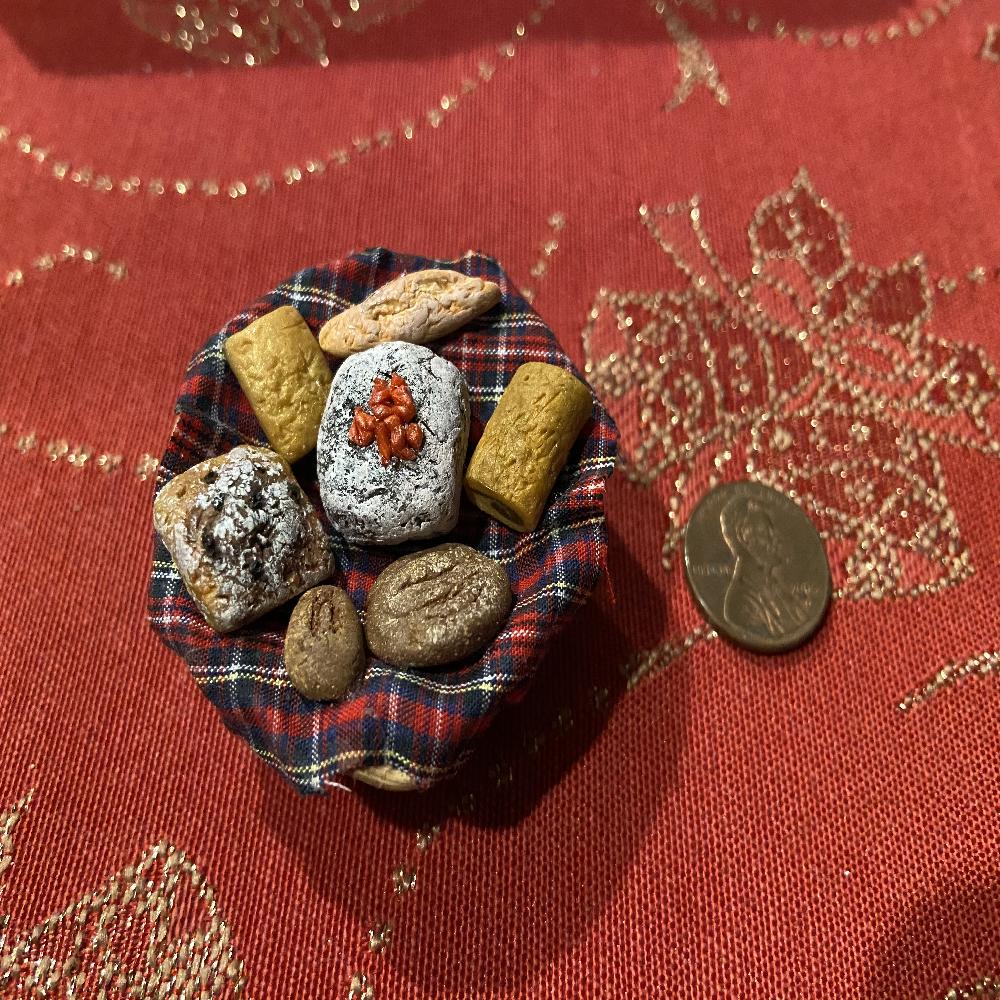 CANASTA CON PAN DE DULCE