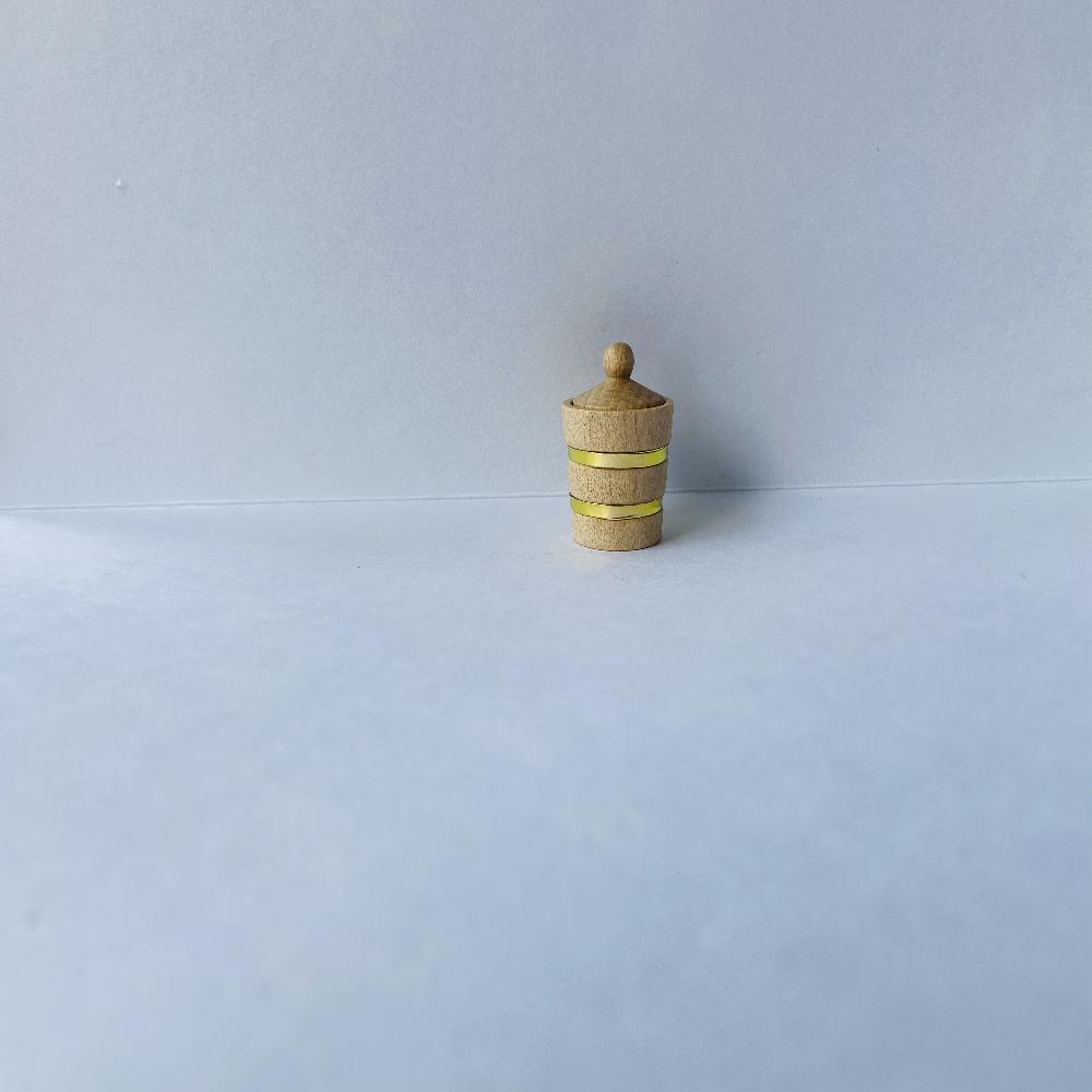 HIELERA DE MADERA CON TAPA 