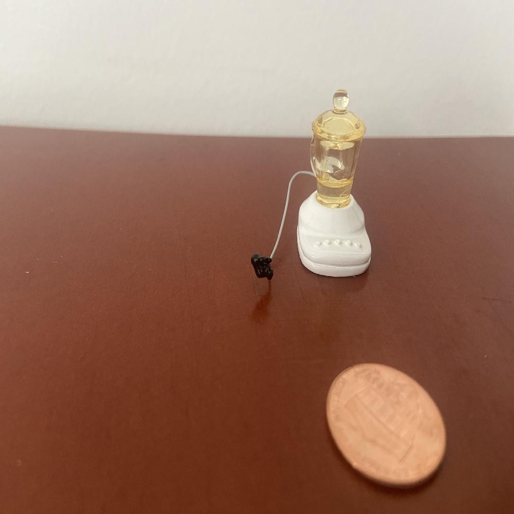 LICUADORA CON TAPA MINIATURA