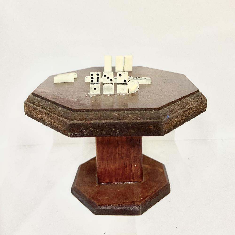 MESA DE DOMINO