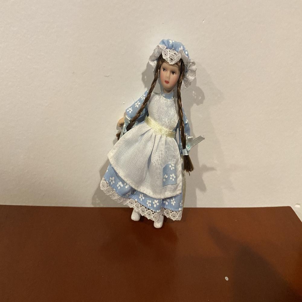 NIÑA VICTORIANA VESTIDO AZUL 