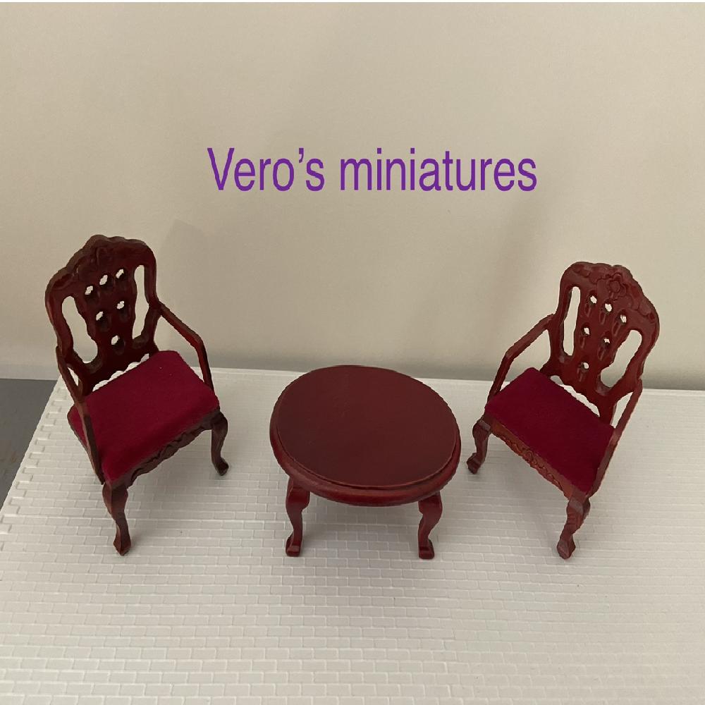 PAR DE SILLAS CON MESITA 