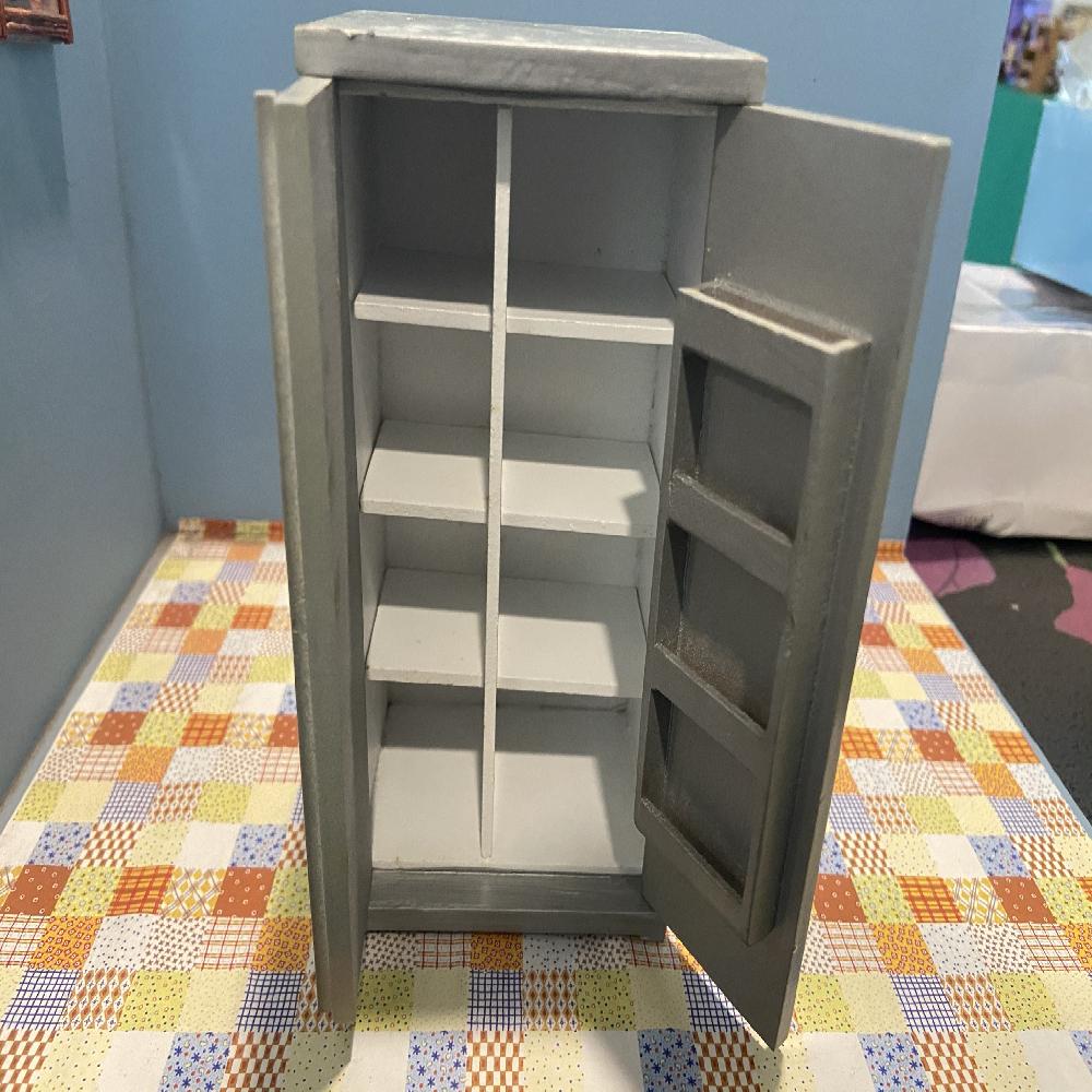 Refrigerador plateado