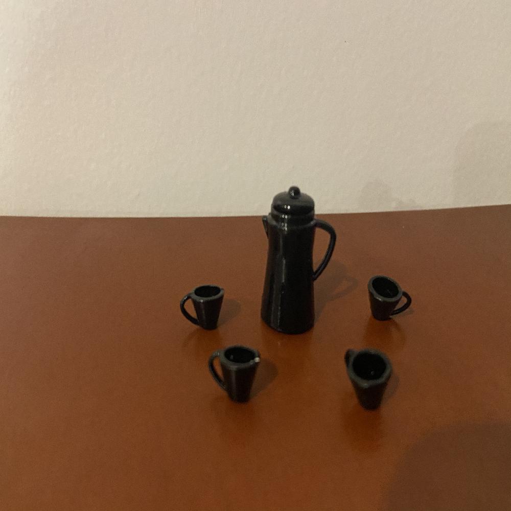 SET DE JARRA NEGRA CON TAZAS 