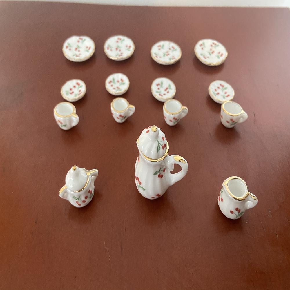 VAJILLA DE PORCELANA DECORADA CON CEREZAS