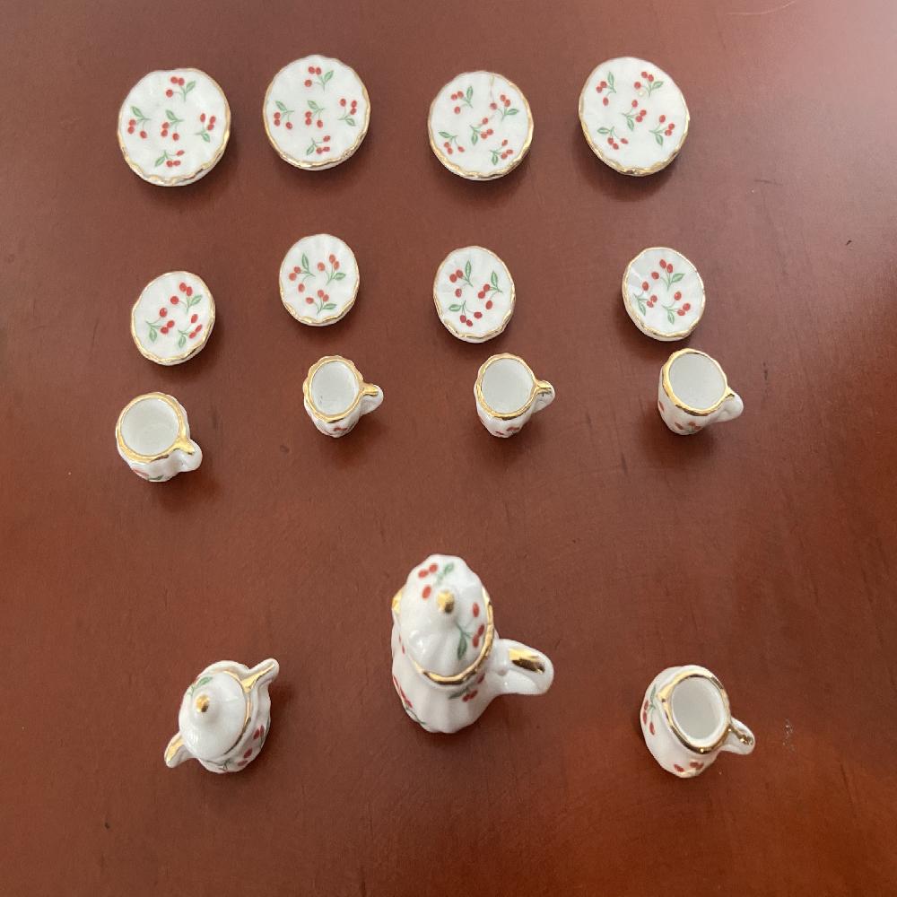 VAJILLA DE PORCELANA DECORADA CON CEREZAS